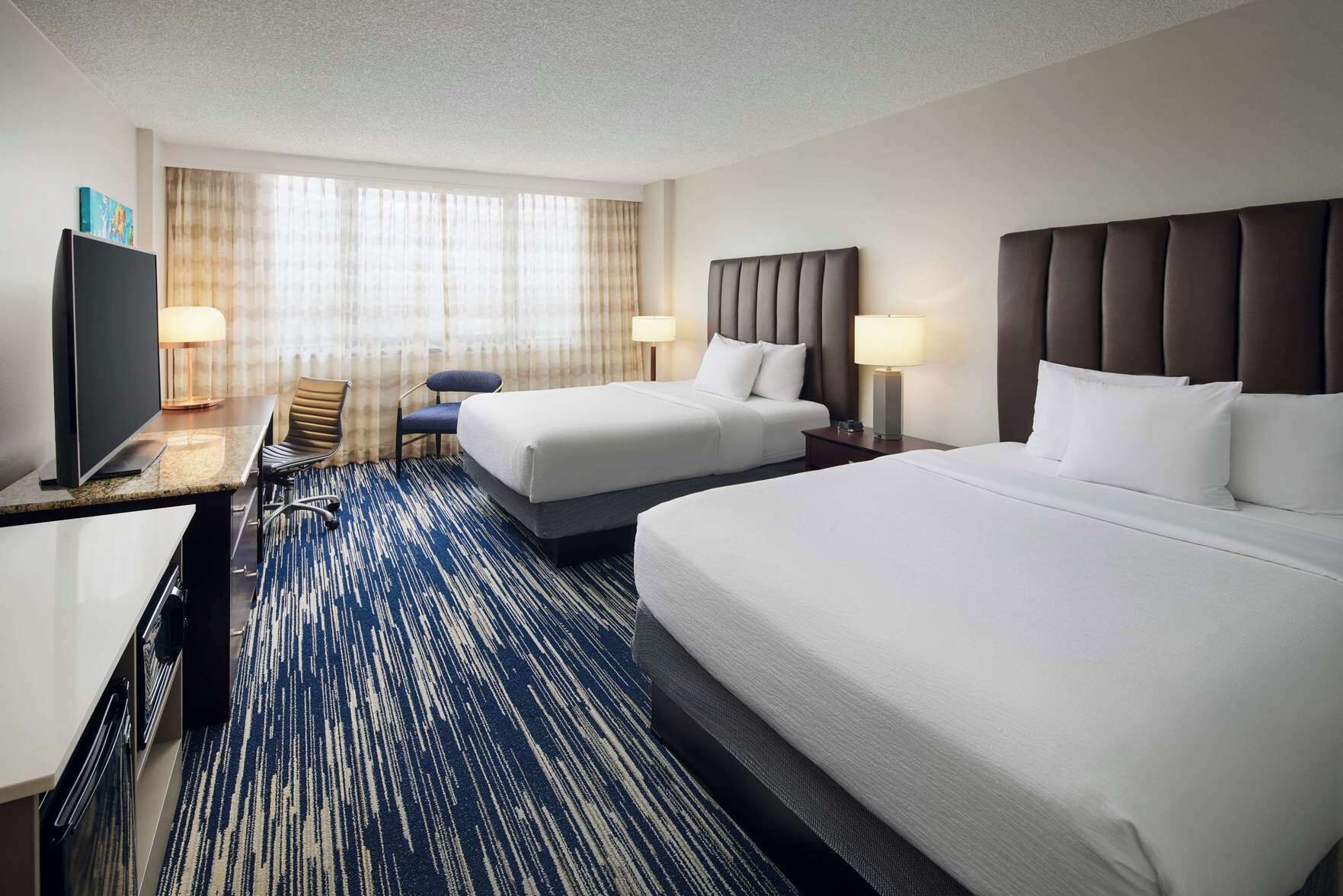 Premium bedding, in-room safe, desk, laptop workspace
