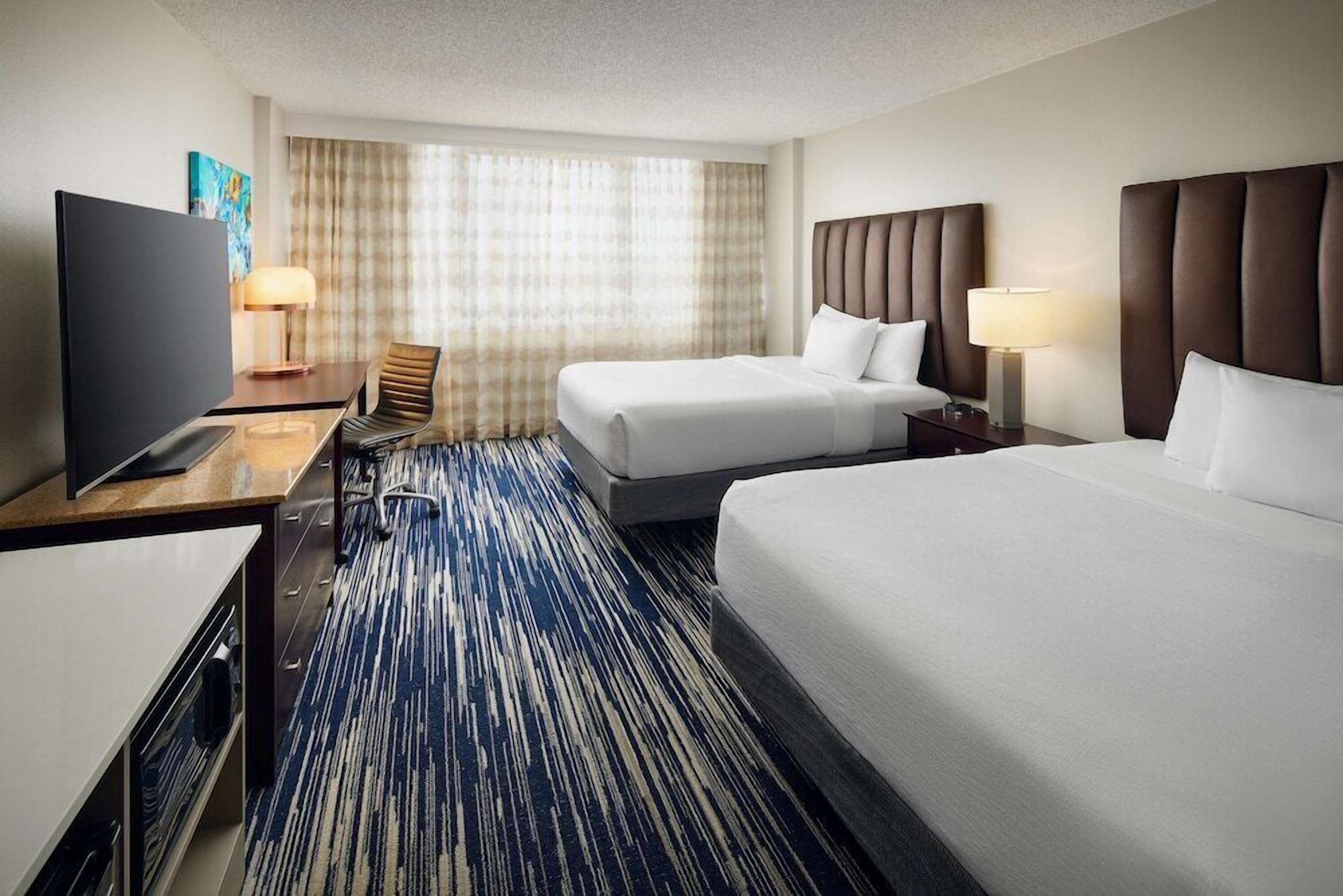Premium bedding, in-room safe, desk, laptop workspace