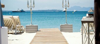 AC Hotel by Marriott Ambassadeur Antibes - Juan Les Pins