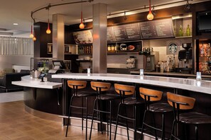 Breakfast, lunch, dinner served; al fresco dining  - Courtyard by Marriott Los Angeles Century City/Beverly Hills (Los Angeles)