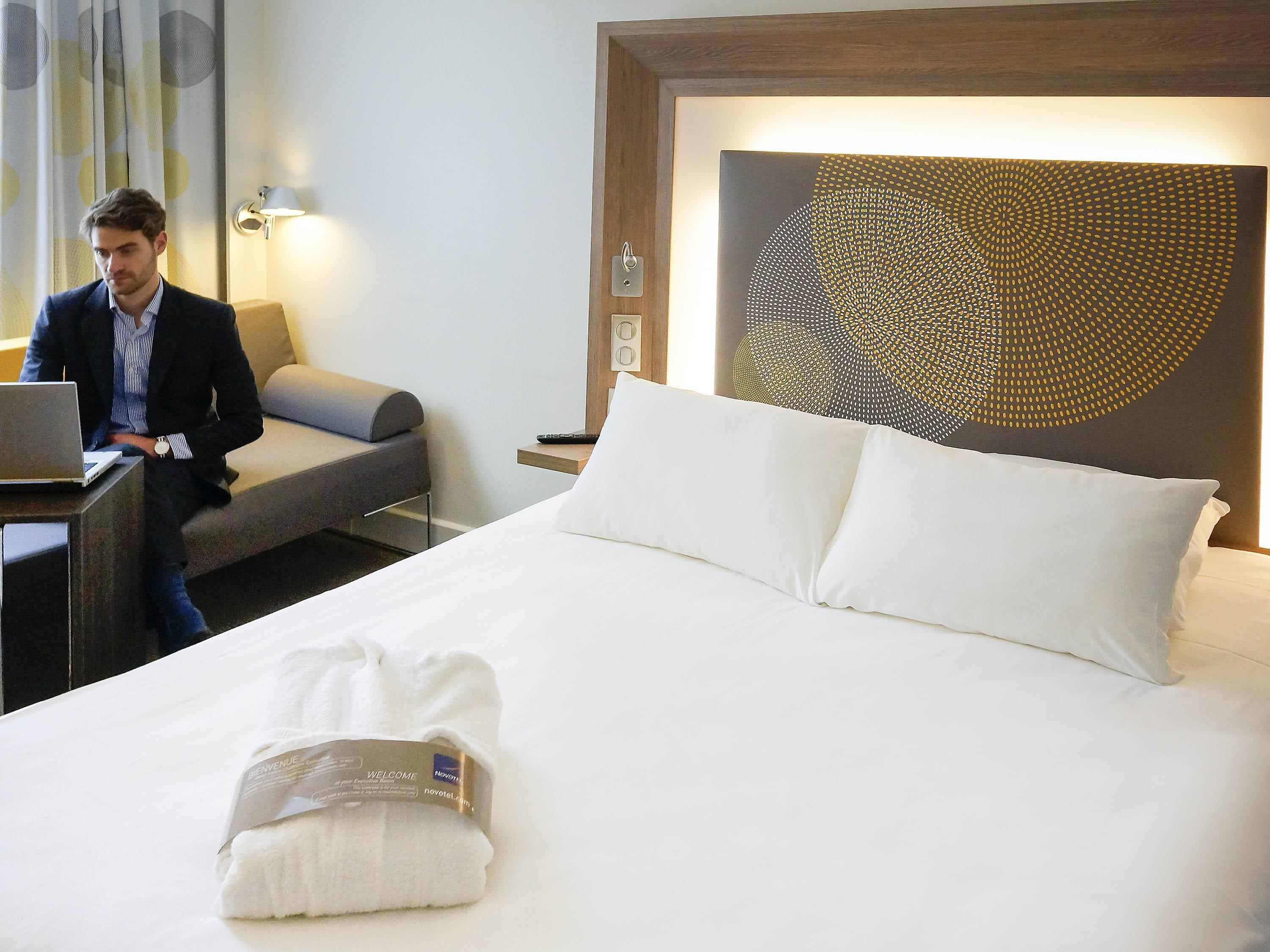 Executive Room, 1 Double Bed | Premium bedding, minibar, in-room safe, desk