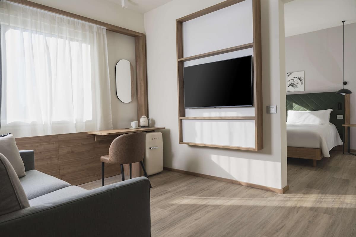 Minibar, Zimmersafe, Schreibtisch, schallisolierte Zimmer
