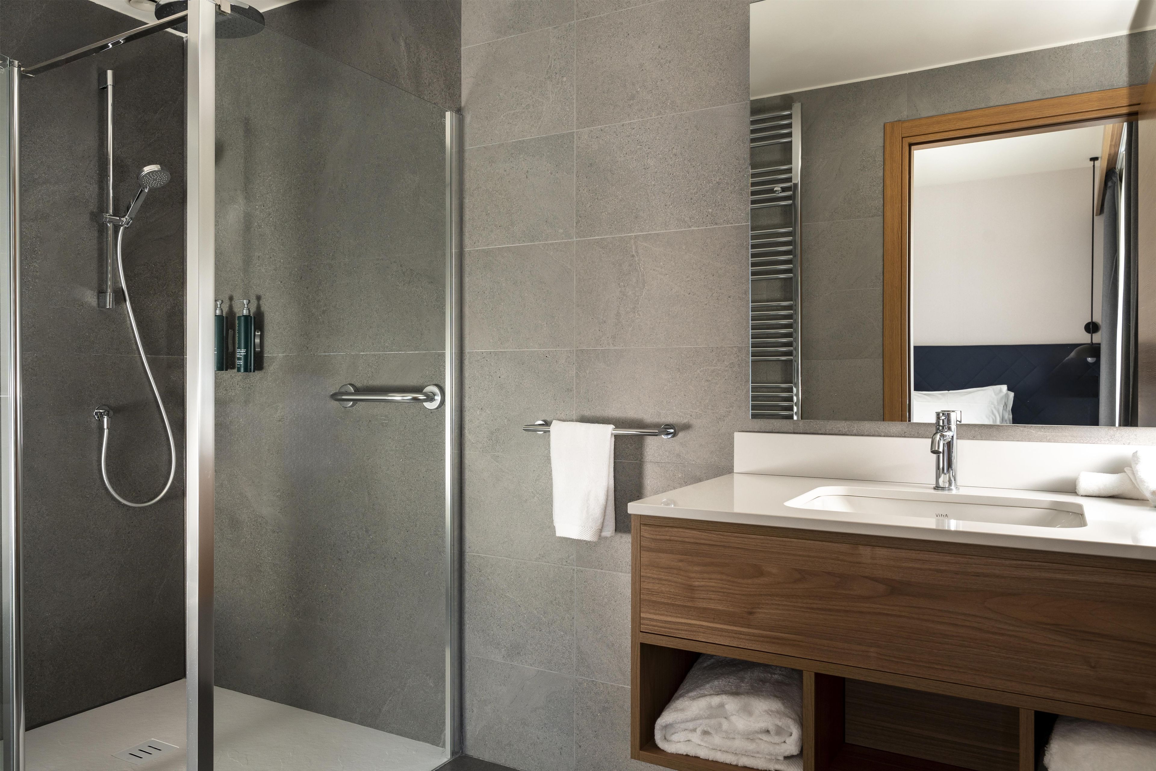 Bathroom shower