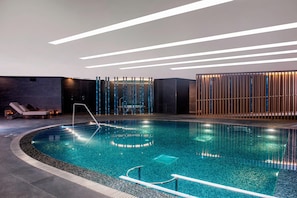 Indoor pool, seasonal outdoor pool, pool cabanas (surcharge) - Sheraton Grand Tbilisi Metechi Palace (Tbilisi)