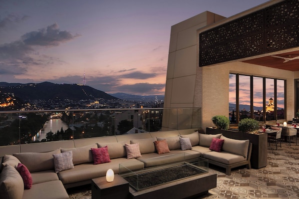 Restaurant - Sheraton Grand Tbilisi Metechi Palace (Tbilisi)