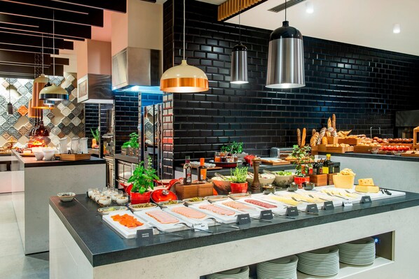 Desayuno buffet diario (GEL 59 por persona)