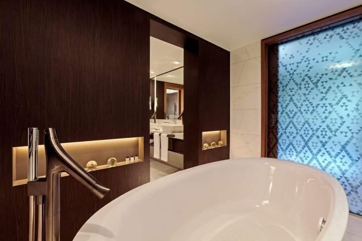 Baño | Artículos de higiene personal ecológicos, secador de pelo y albornoces