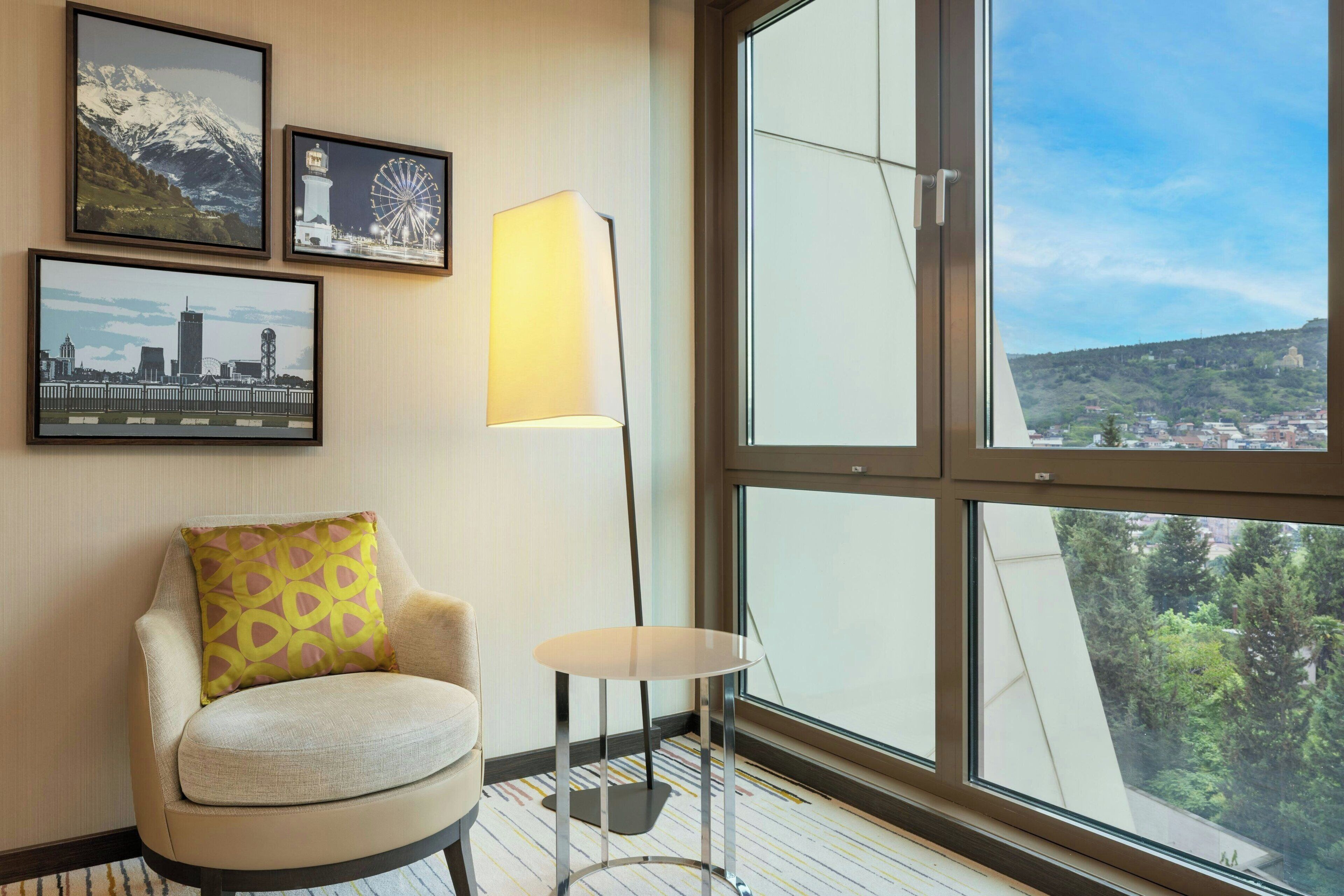 deluxe room, 2 single beds, non smoking | premium bedding, minibar, in-room safe, desk