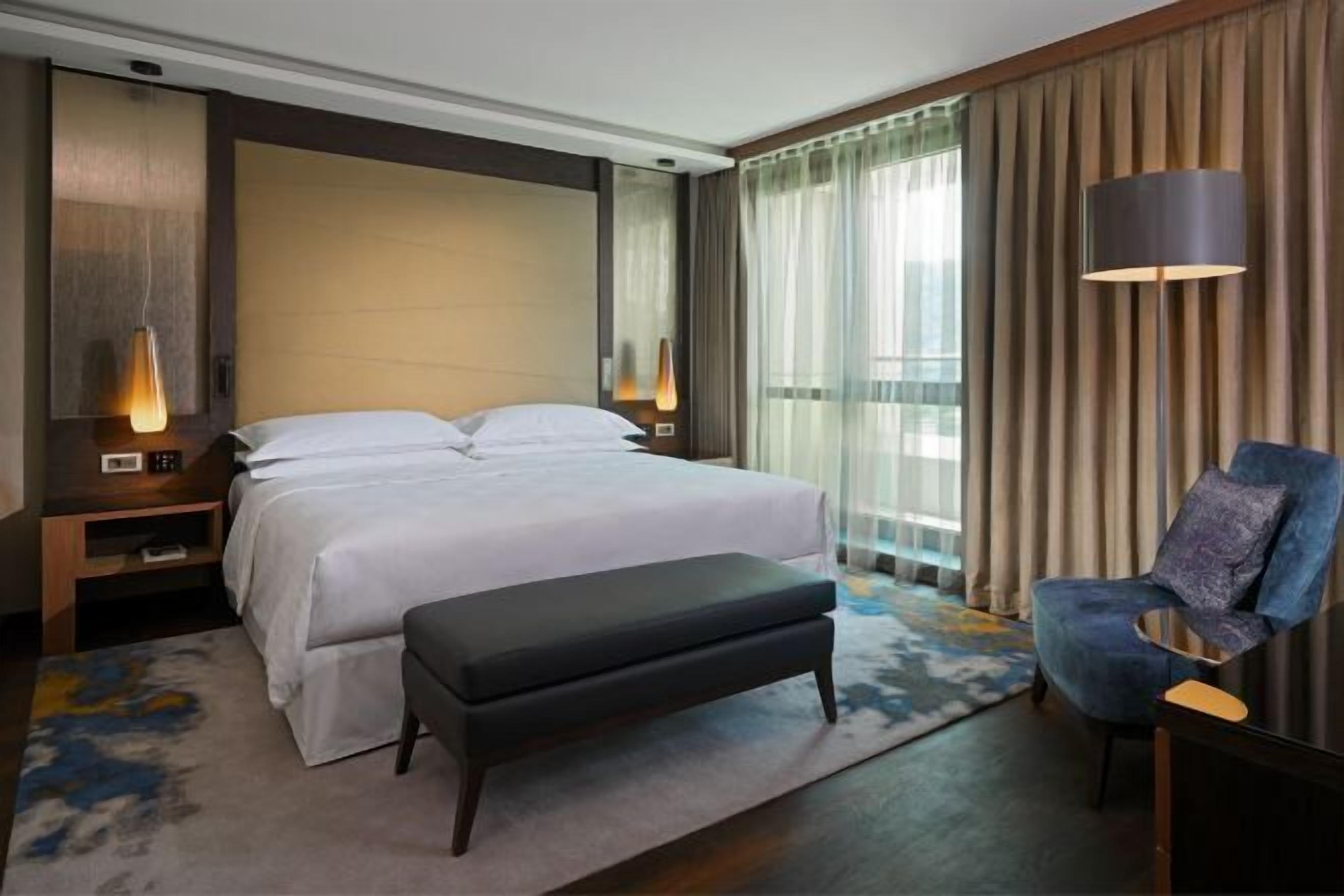 Premium bedding, minibar, in-room safe, desk