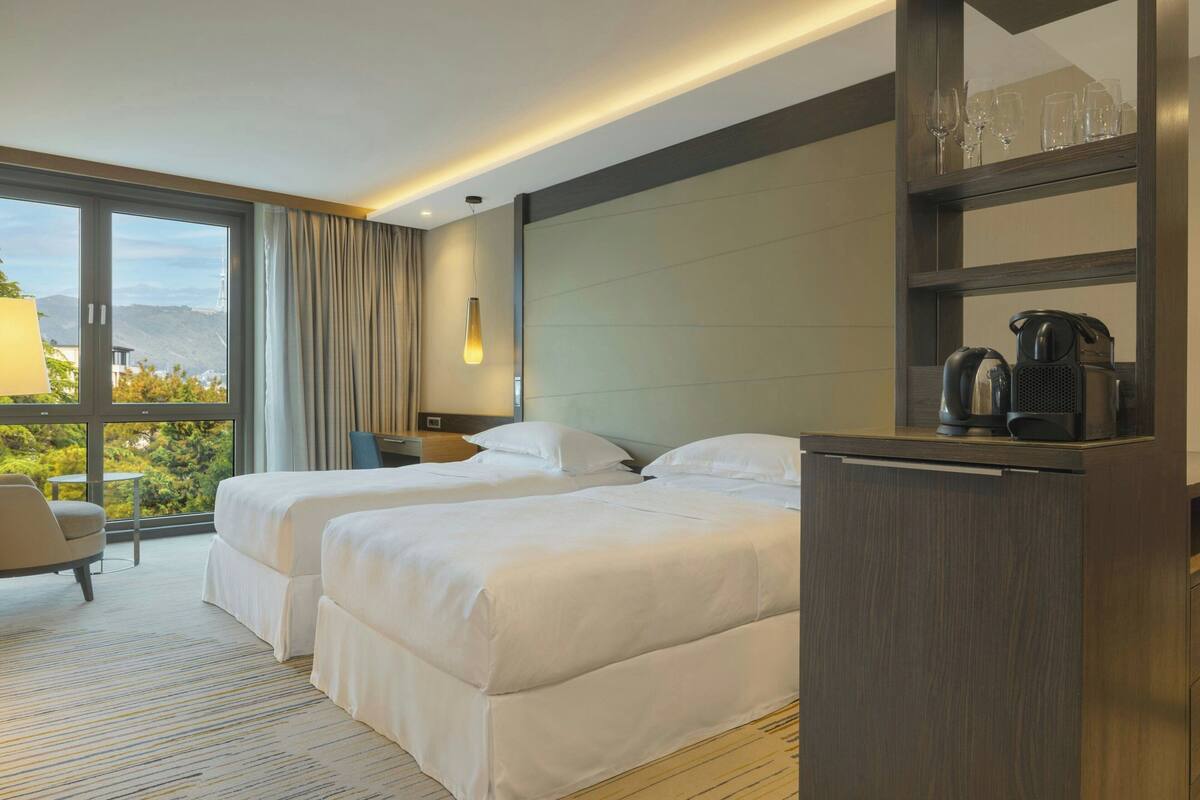 Deluxe Room, 2 Twin Beds | Premium bedding, minibar, in-room safe, desk
