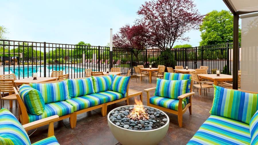 Holiday Inn Clark - Newark Area by IHG