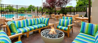 Holiday Inn Clark - Newark Area by IHG