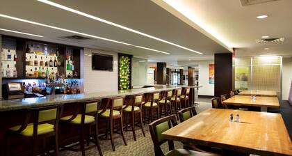 Holiday Inn Clark - Newark Area by IHG