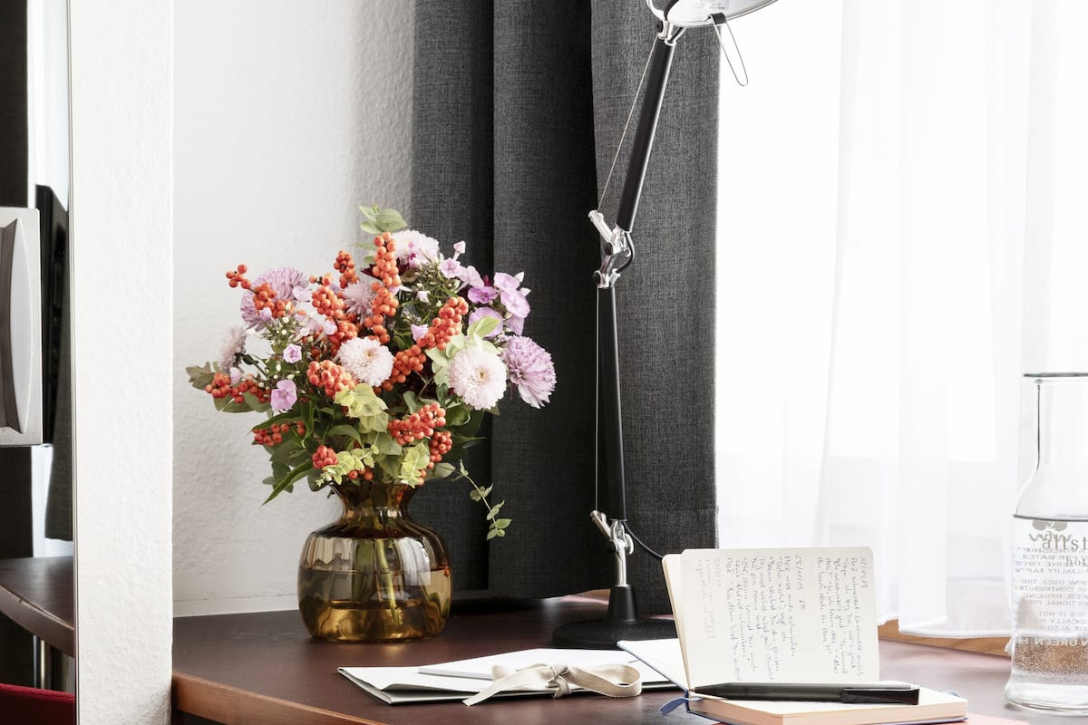 Classic Cosy | Allergitestade sängkläder, minibar och värdeförvaringsskåp på rummet