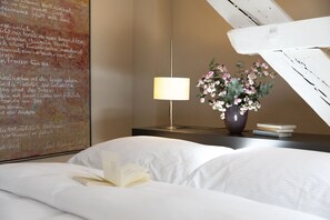 Attic Design | Hypo-allergenic bedding, minibar, in-room safe, desk - Altstadt Hotel (Zürich)