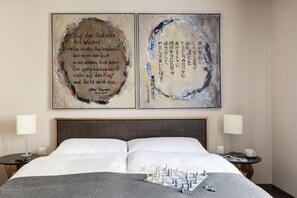 Classic | 1 bedroom, hypo-allergenic bedding, minibar, in-room safe