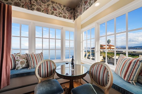 Deluxe Room, 1 King Bed, Fireplace, Corner (Ocean) | Premium bedding, in-room safe, desk, iron/ironing board