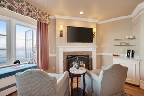 Chambre, 1 très grand lit, accessible aux personnes à mobilité réduite, vue sur l’océan (Fireplace) | Literie de qualité, coffre-fort pour ordinateur portable, bureau