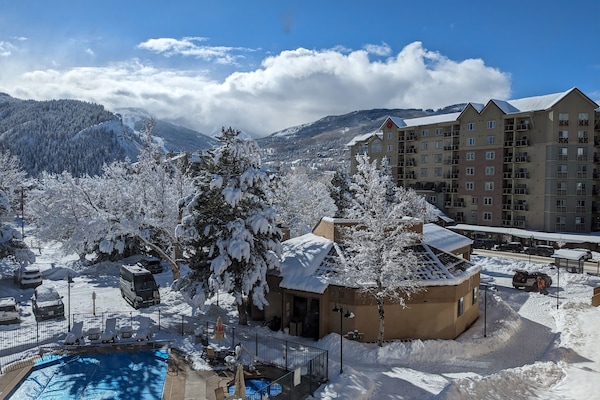 Standard Room, 2 Queen Beds, Non Smoking | Mountain view