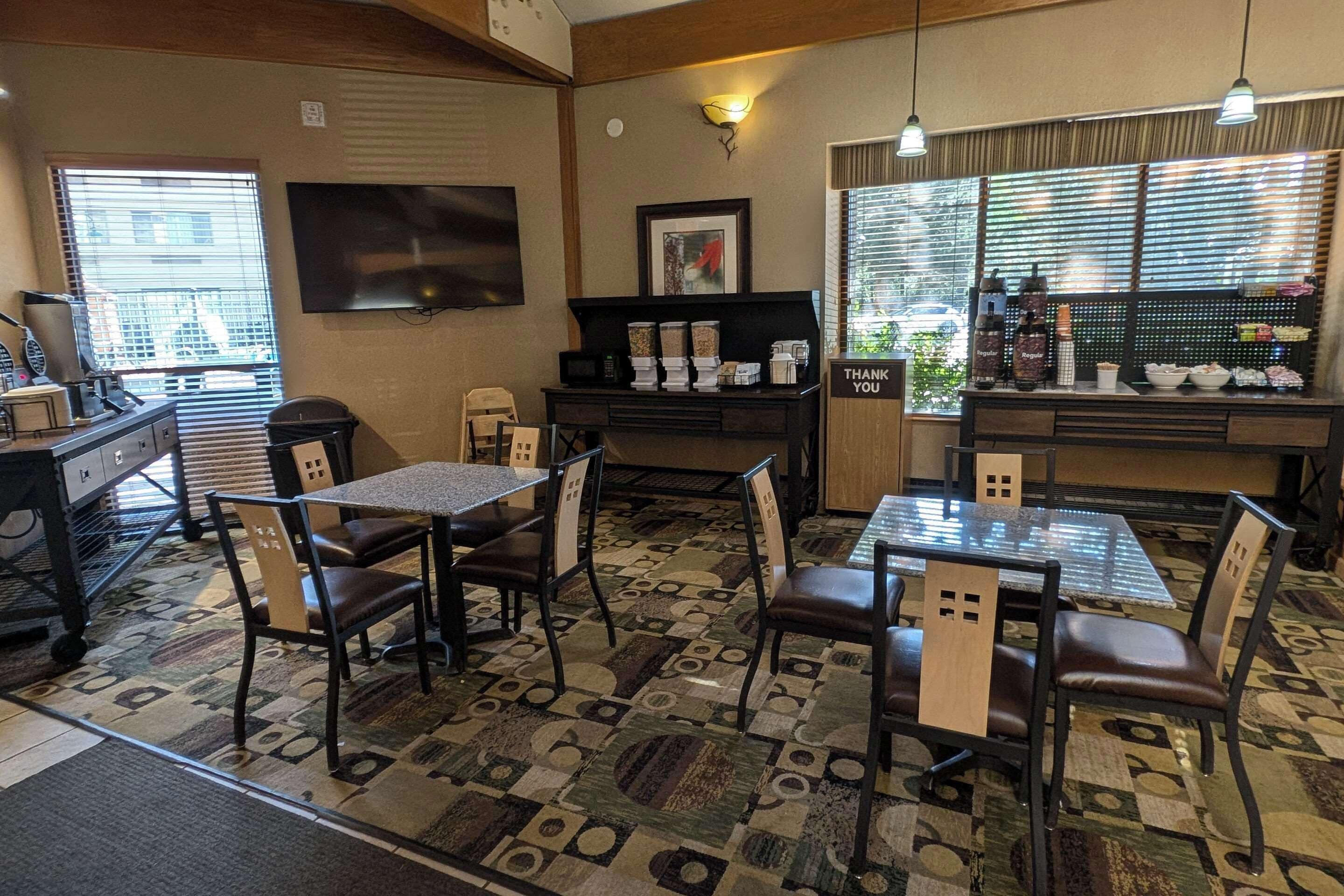 free daily self-service breakfast