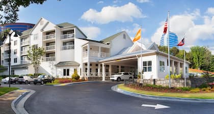 Hotel Indigo Atlanta-Vinings Ballpark Area by IHG