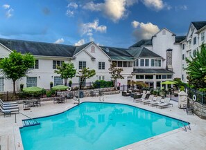 Seasonal outdoor pool, open 8:00 AM to 10 PM, pool umbrellas