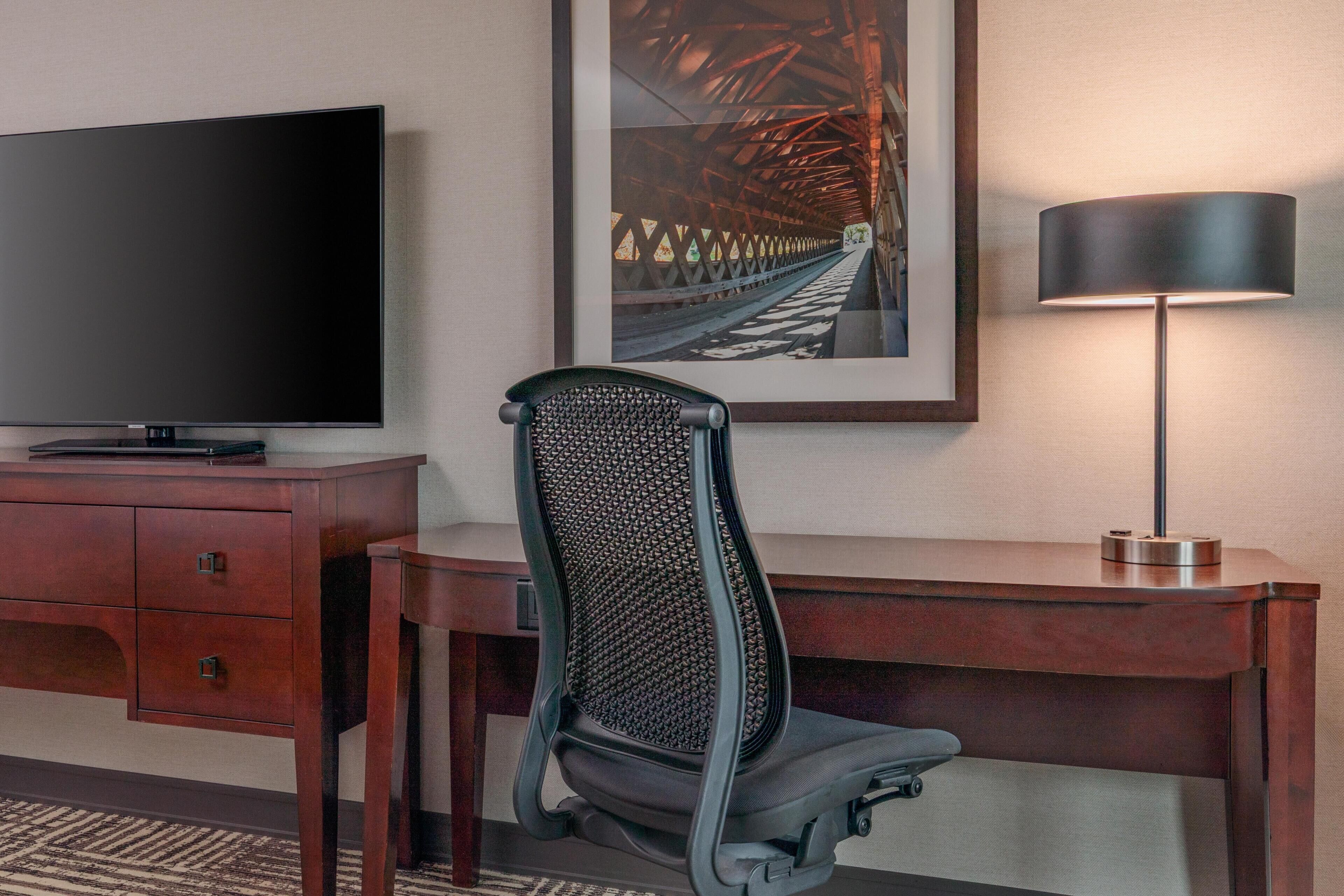 Premium bedding, in-room safe, desk, laptop workspace