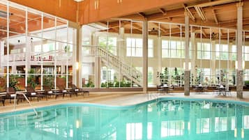 Indoor pool, pool loungers