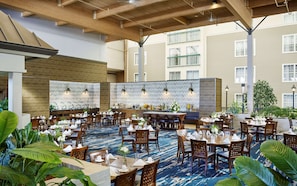 Lobby - DoubleTree by Hilton Burlington Vermont (South Burlington)