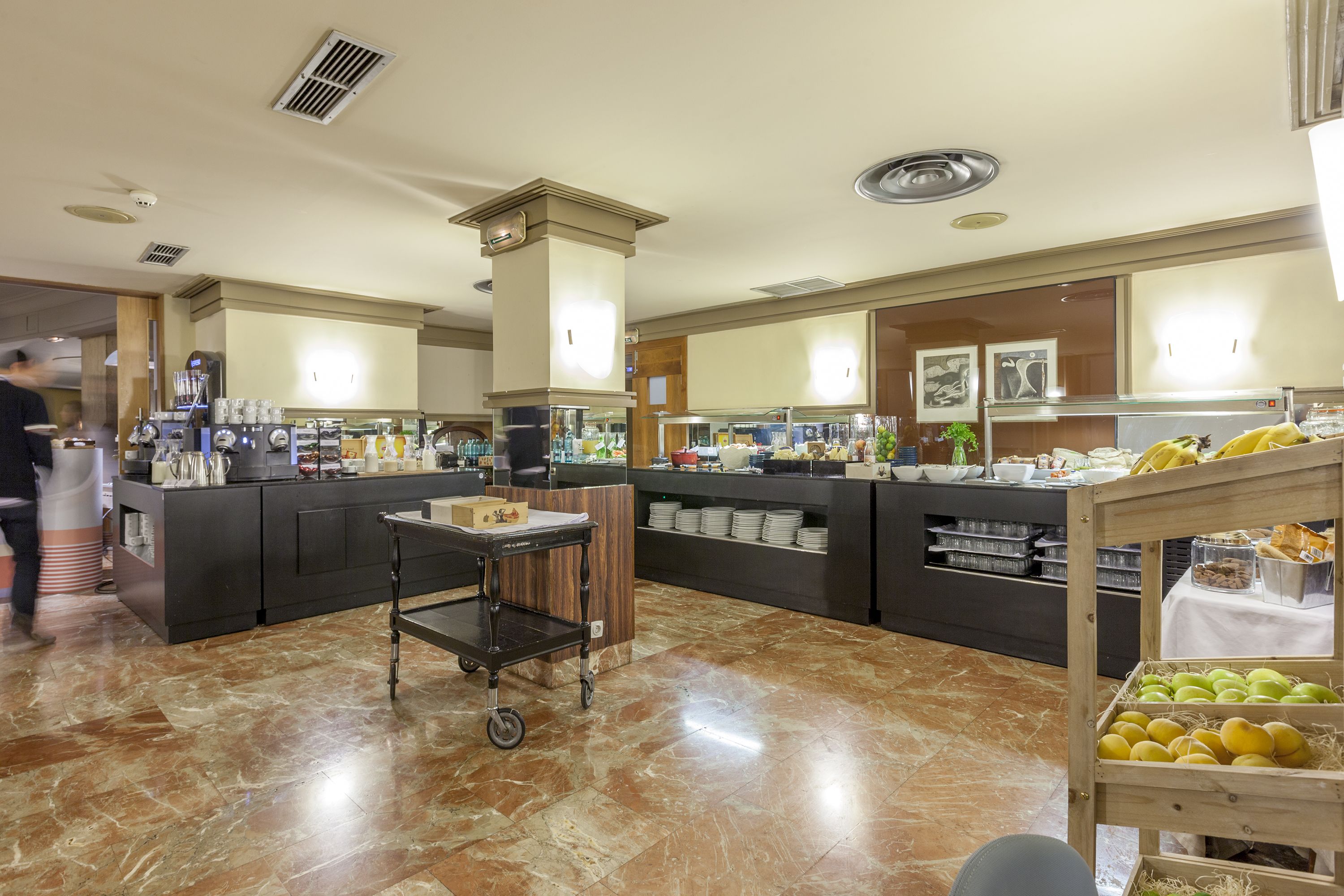 daily buffet breakfast for a fee