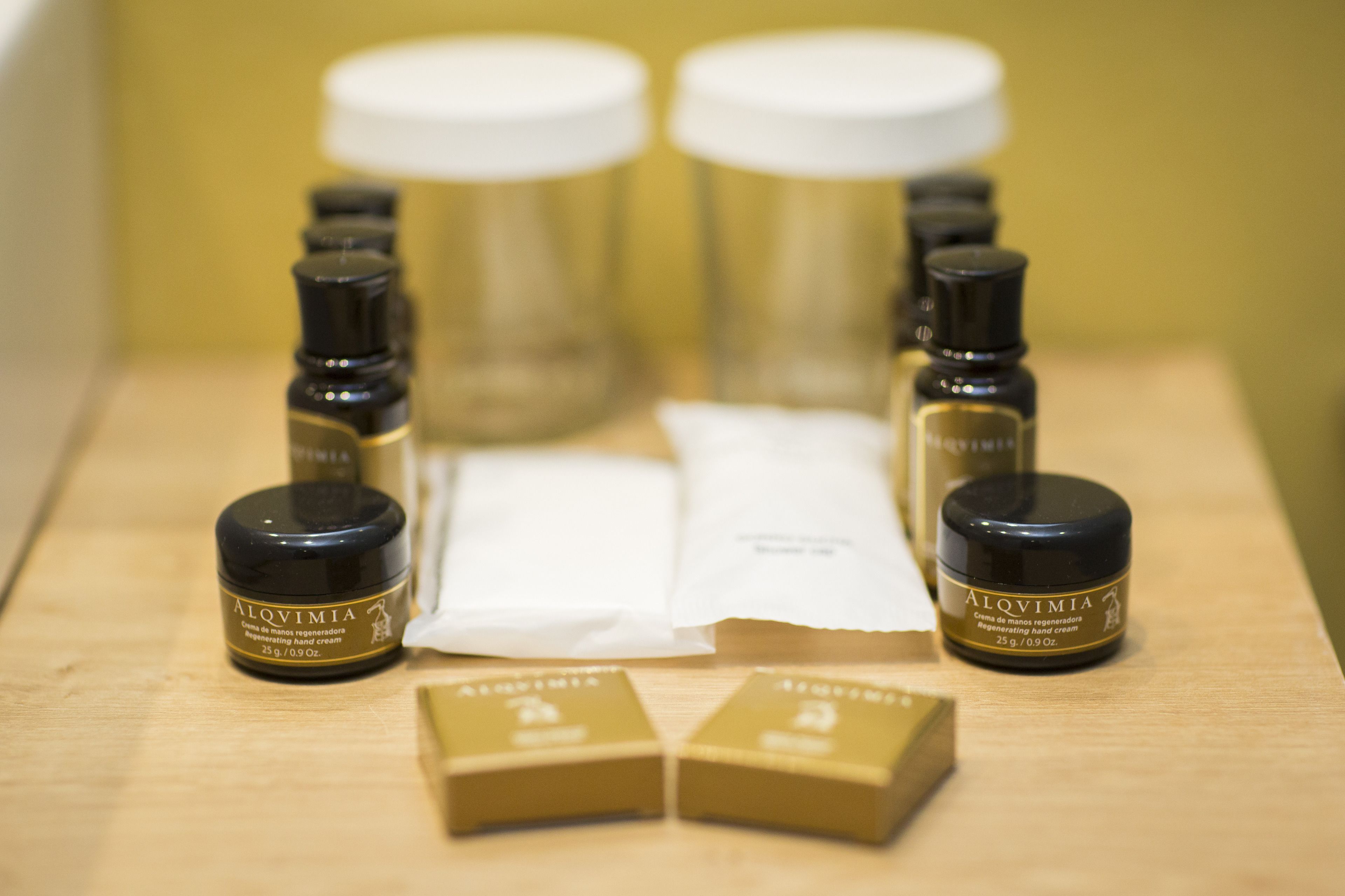 eco-friendly toiletries, hair dryer, towels