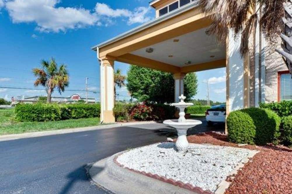 Quality Inn & Suites Monroe