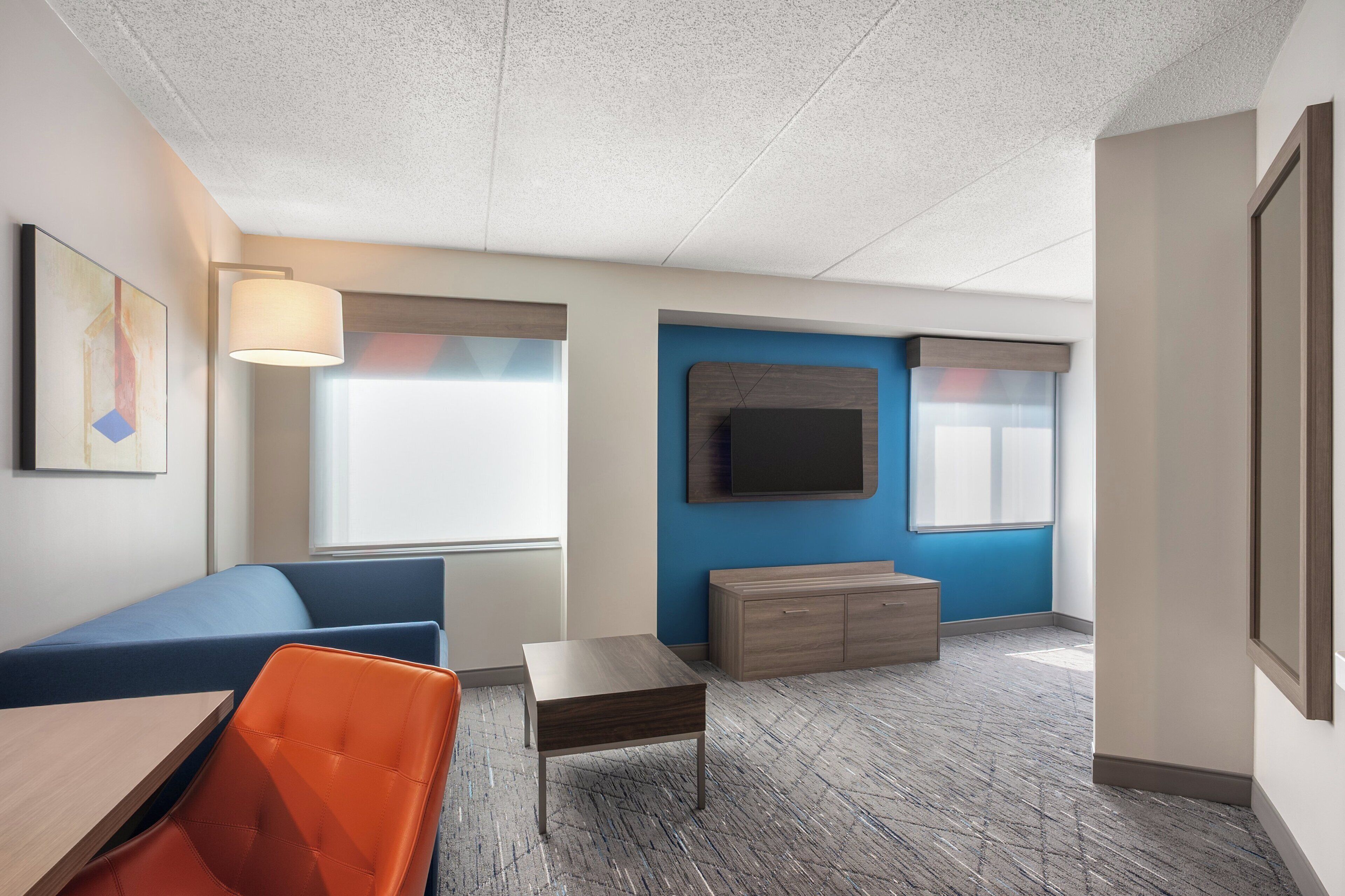 Suite, 1 Queen Bed | Room amenity