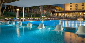 Seasonal outdoor pool, pool loungers