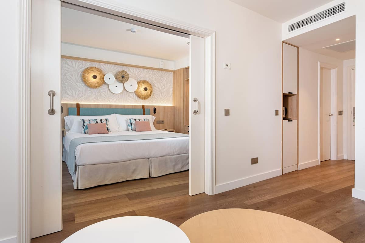 minibar, in-room safe, desk, blackout curtains