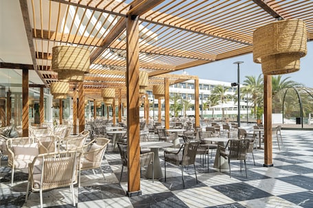 Terraza o patio. Mediterranean Palace