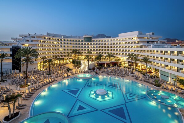 2 outdoor pools, pool umbrellas, sun loungers