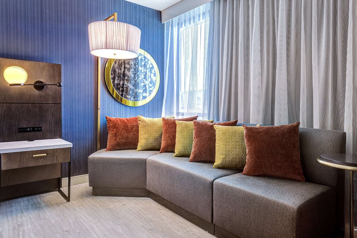 Junior Suite, 1 King Bed