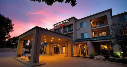 Courtyard Champaign