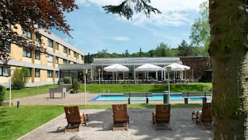 Piscine extérieure (ouverte en saison)