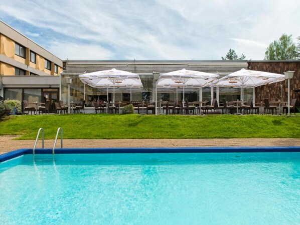 Seasonal outdoor pool