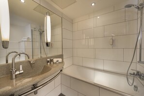 Combined shower/bathtub, eco-friendly toiletries, hair dryer, bathrobes