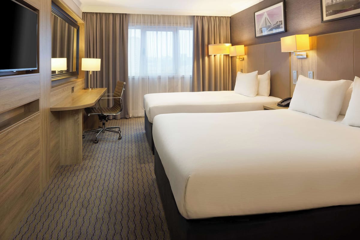 Twin Room (Guest) | Hypo-allergenic bedding, in-room safe, desk, laptop workspace