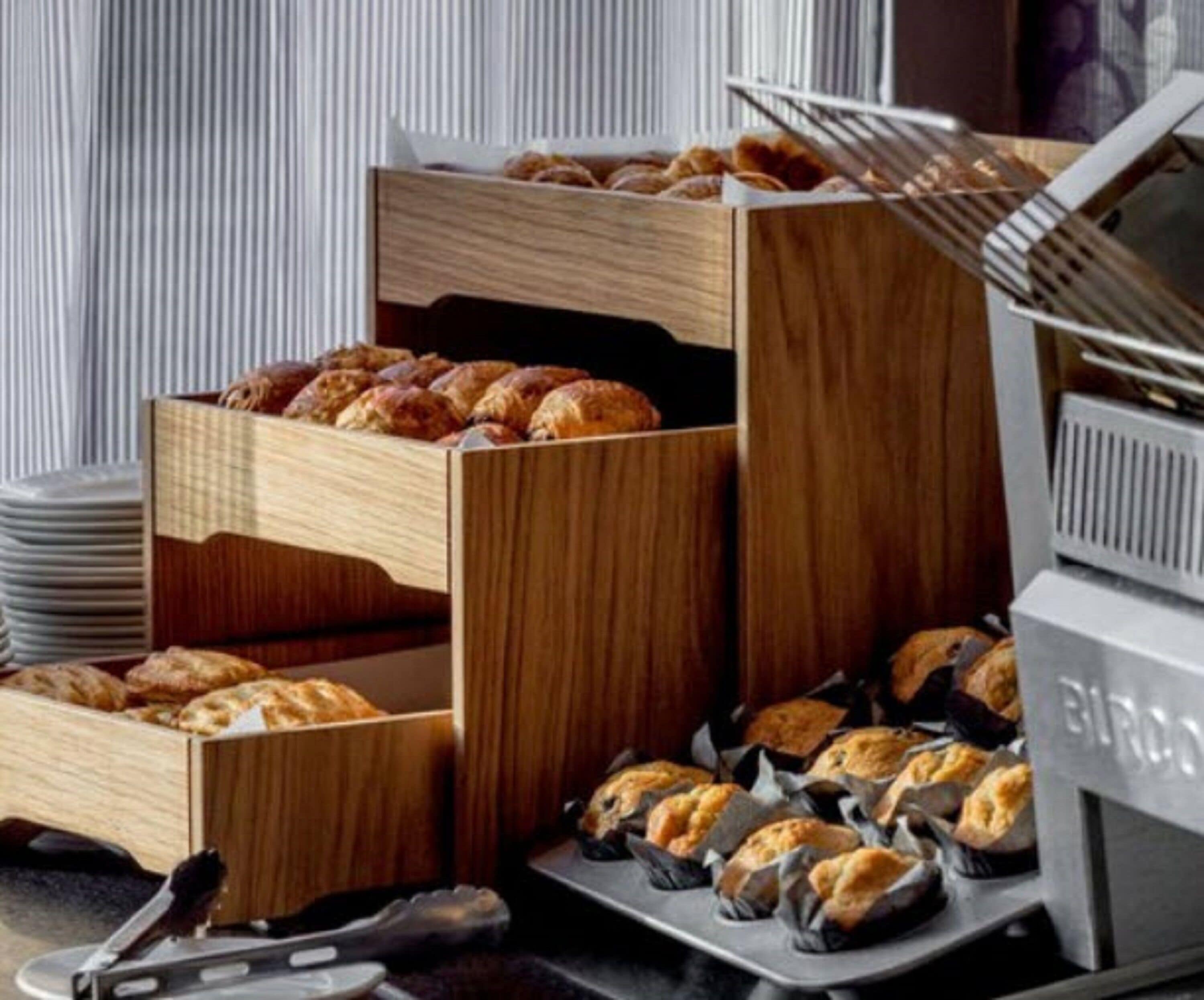 Daily buffet breakfast (GBP 18.95 per person)