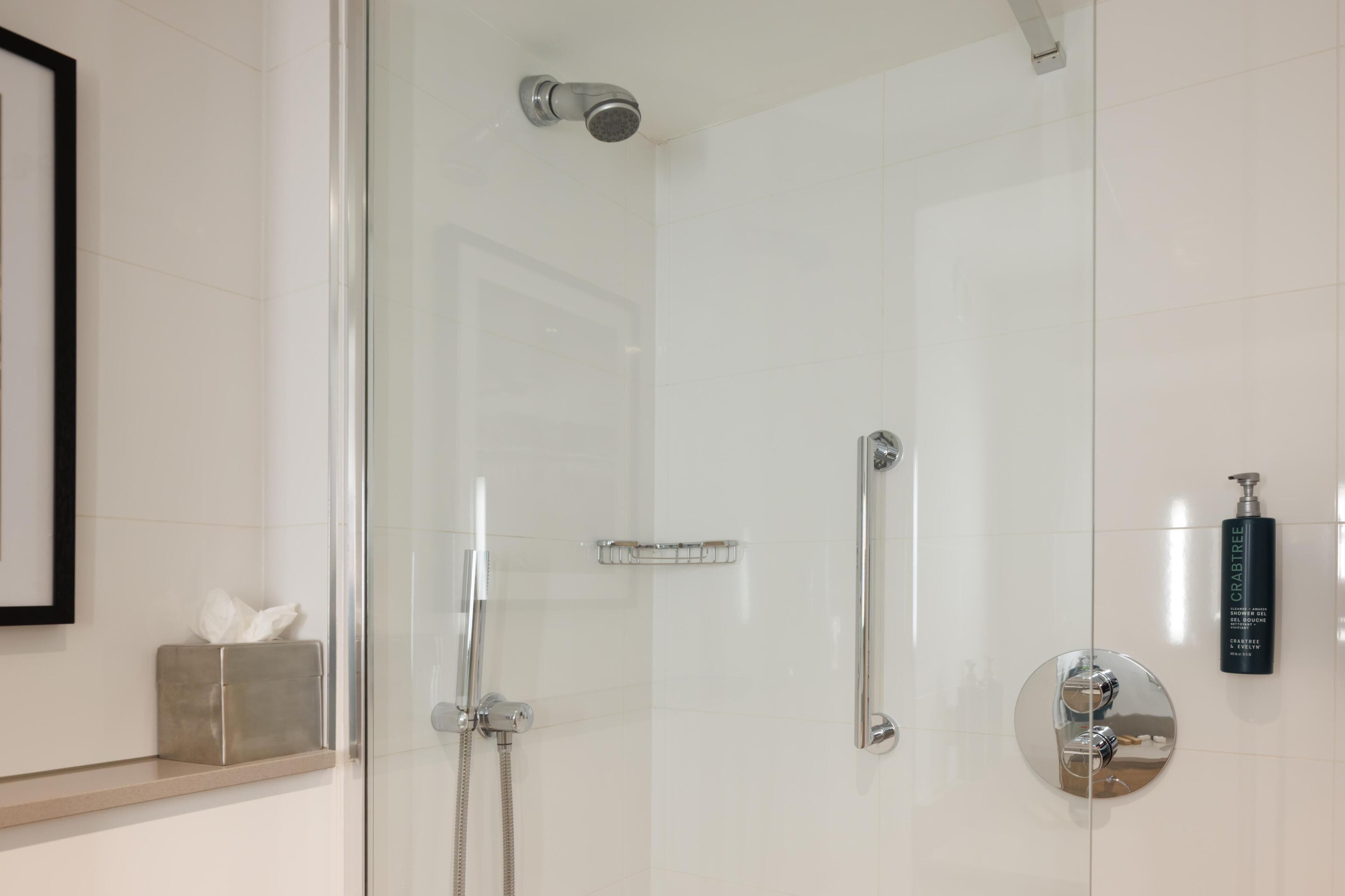 Kamar Eksekutif, 1 Tempat Tidur King (Lounge Access) | Shower kamar mandi