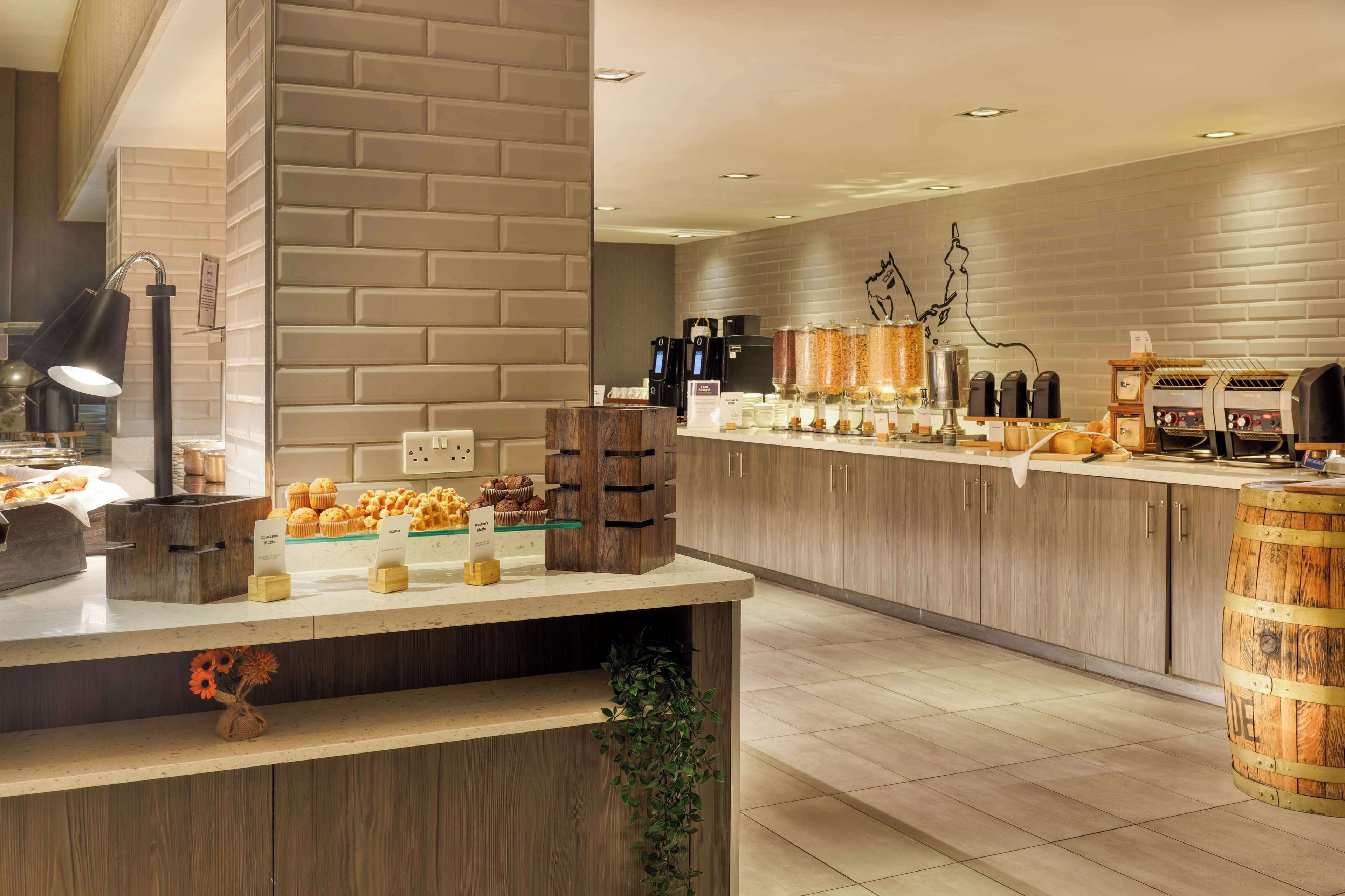 breakfast and dinner served, british cuisine