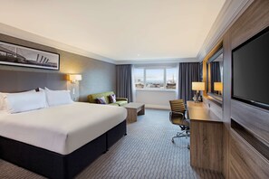 Hypo-allergenic bedding, in-room safe, desk, laptop workspace - DoubleTree by Hilton Glasgow Central (Glasgow)