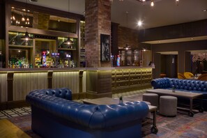 Serves lunch and dinner - DoubleTree by Hilton Glasgow Central (Glasgow)
