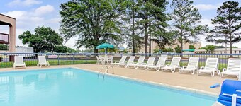 Days Inn by Wyndham Wilson