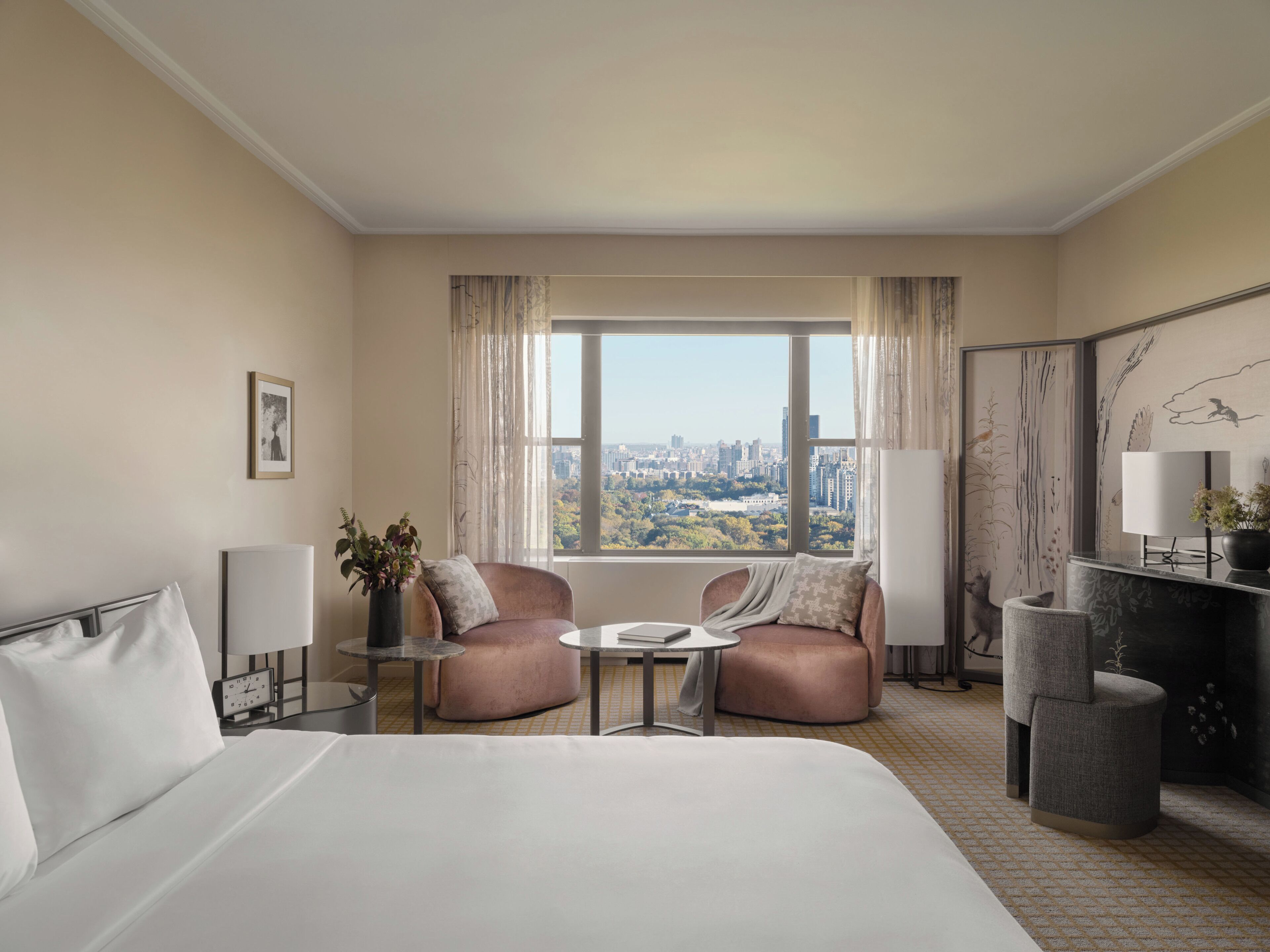 Chambre panoramique, 1 très grand lit, vue sur le parc (Meadow Suite) | Literie hypoallergénique, coffre-fort, bureau